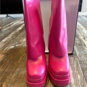 Vibrant Fuchsia Heeled Boots